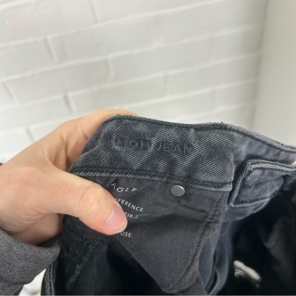 American Eagle Black Distressed Denim Mom Jeans Size 10 - Picture 3 of 9